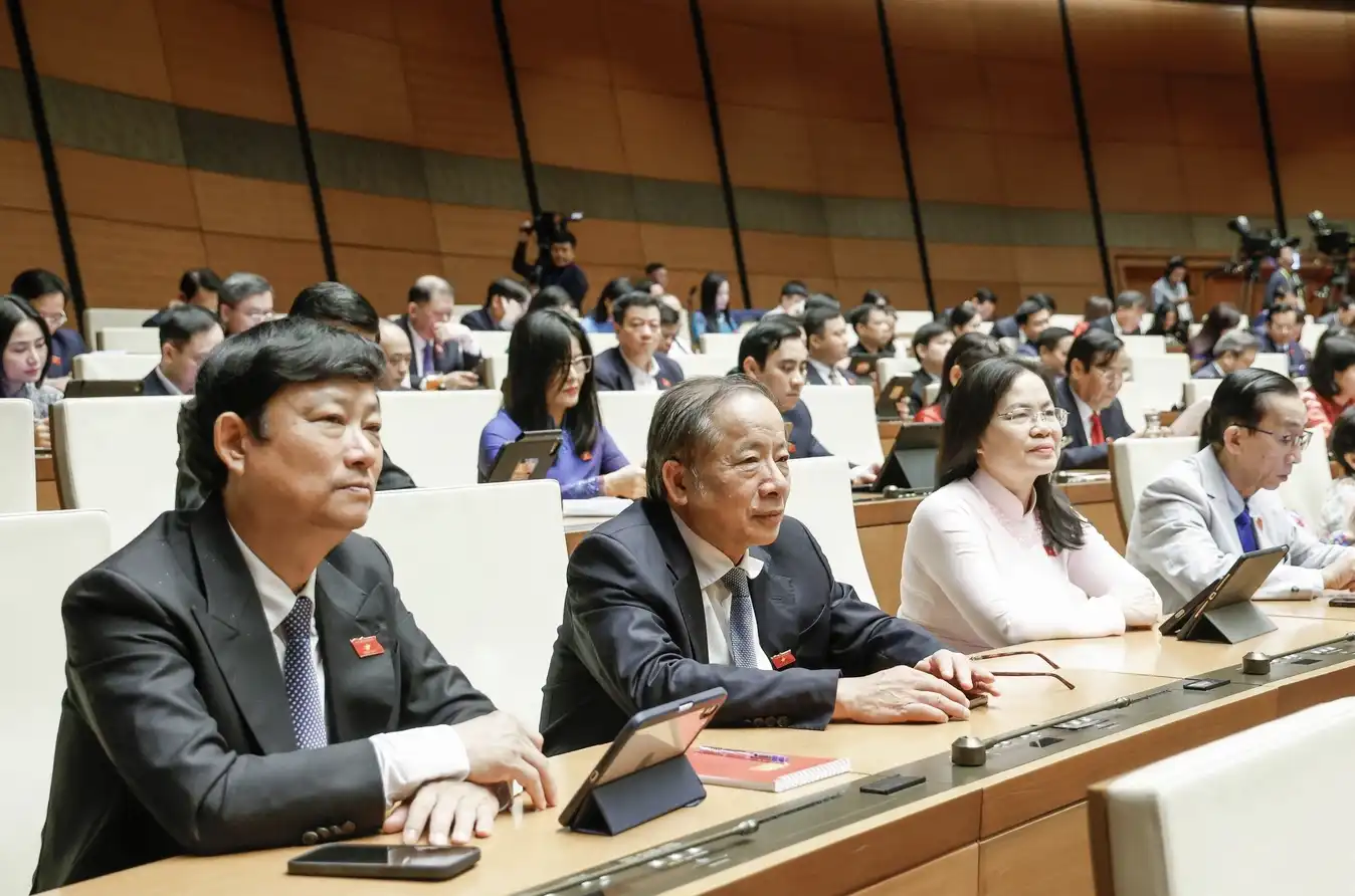 Quốc hội yêu cầu cắt các khoản chi không cần thiết để cải cách tiền lương