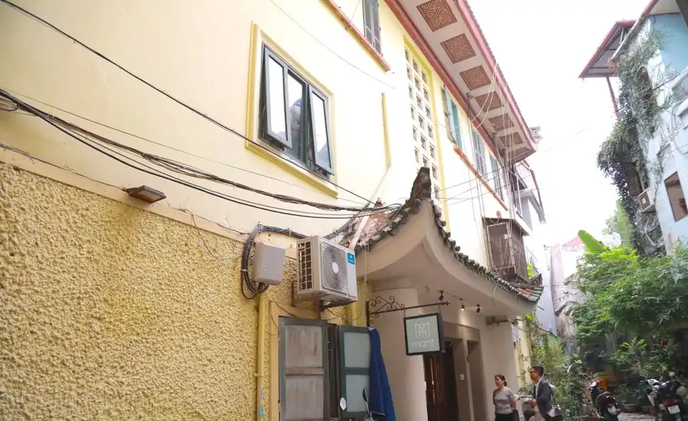 Một góc của căn nhà hướng ra phía đường Hoàng Hoa Thám